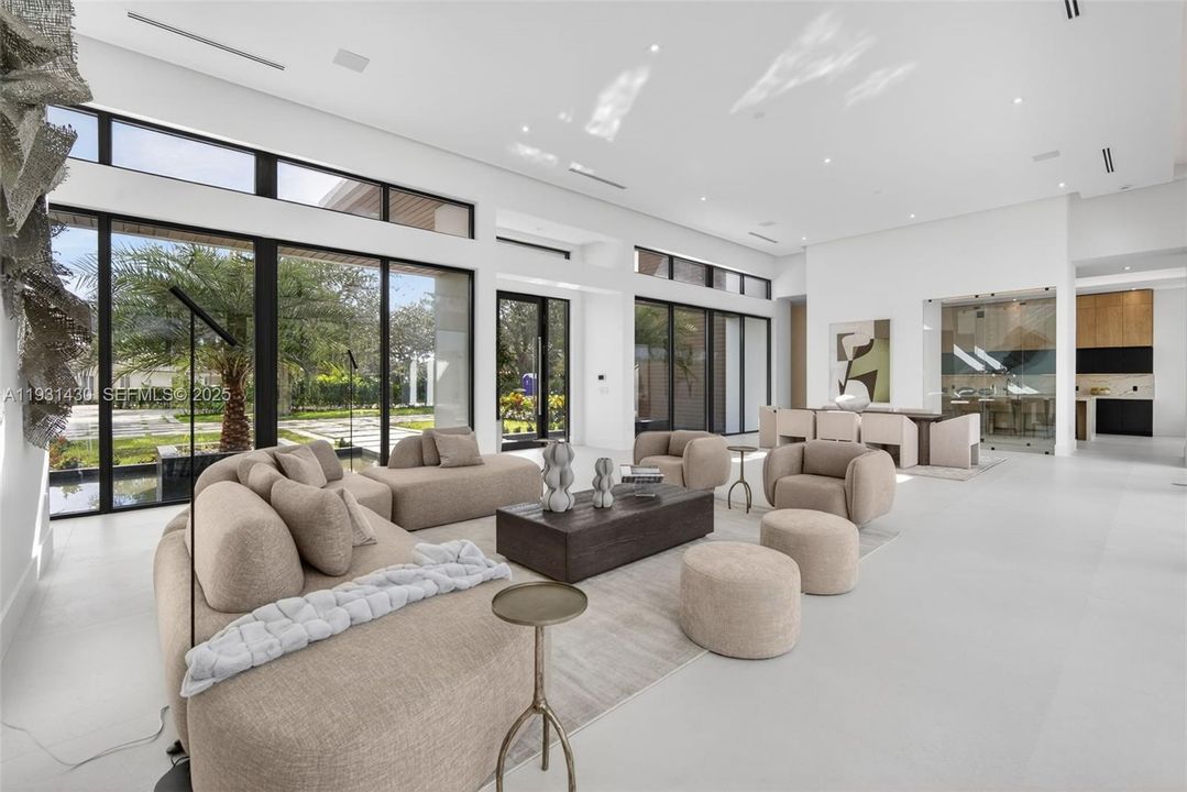 For Sale: $5,495,000 (5 beds, 6 baths, 0 Square Feet)