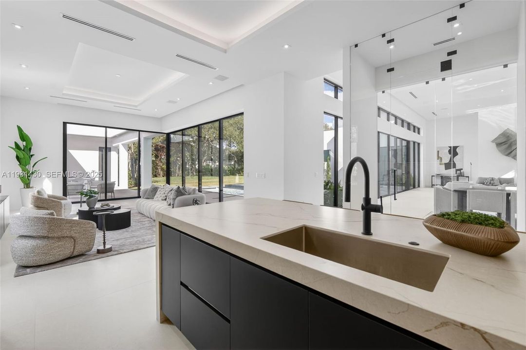 For Sale: $5,495,000 (5 beds, 6 baths, 0 Square Feet)