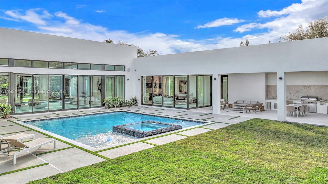 For Sale: $5,495,000 (5 beds, 6 baths, 0 Square Feet)