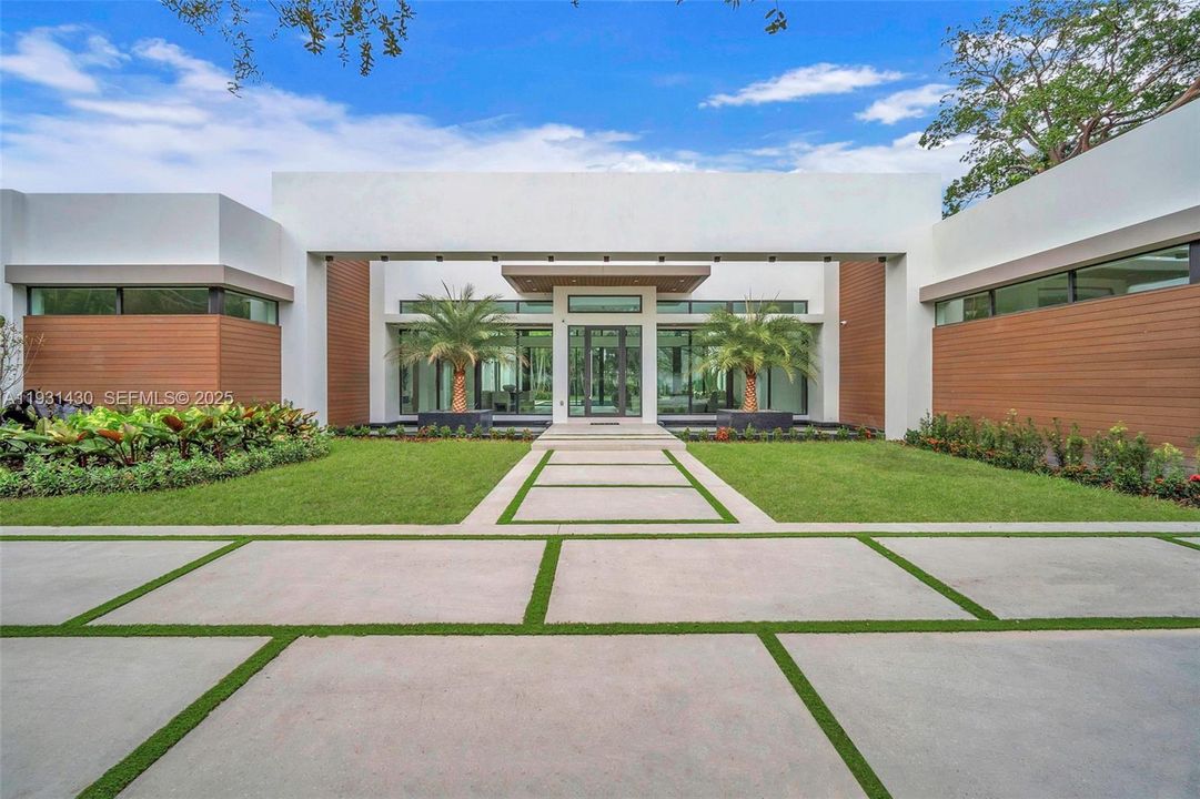 For Sale: $5,495,000 (5 beds, 6 baths, 0 Square Feet)