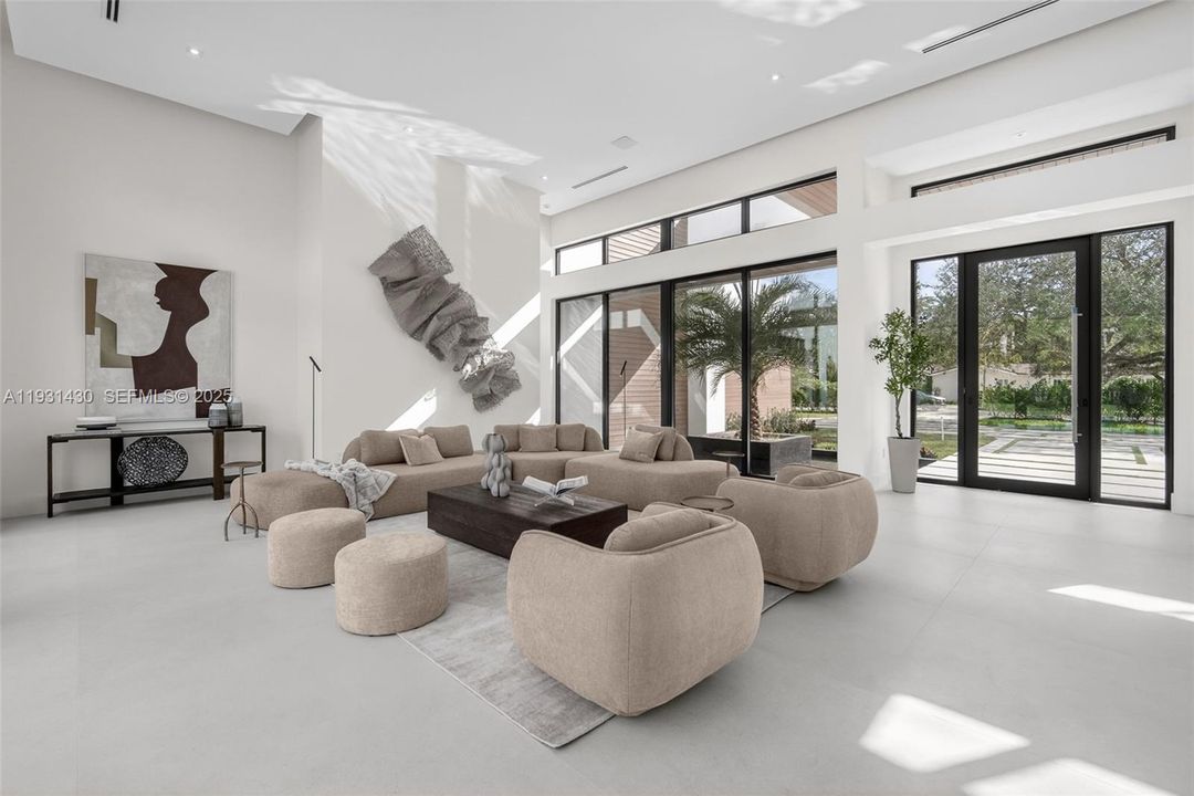 For Sale: $5,495,000 (5 beds, 6 baths, 0 Square Feet)