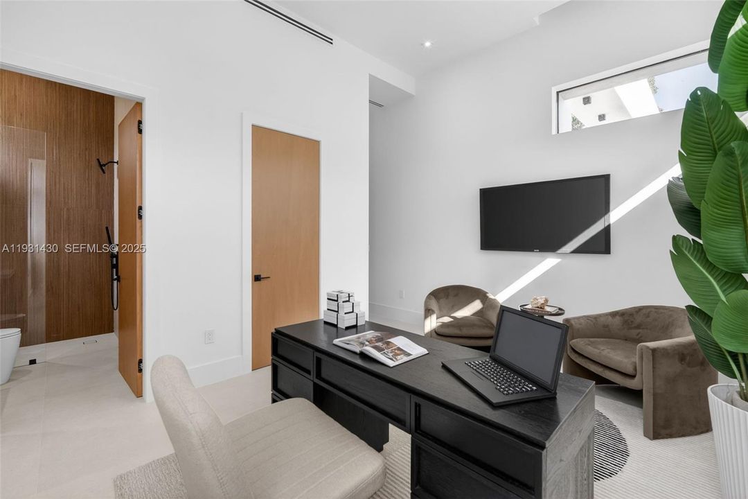 For Sale: $5,495,000 (5 beds, 6 baths, 0 Square Feet)