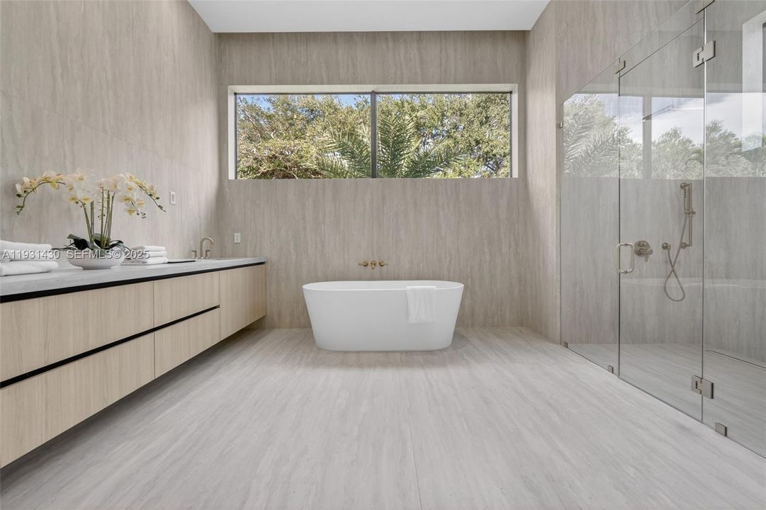 For Sale: $5,495,000 (5 beds, 6 baths, 0 Square Feet)