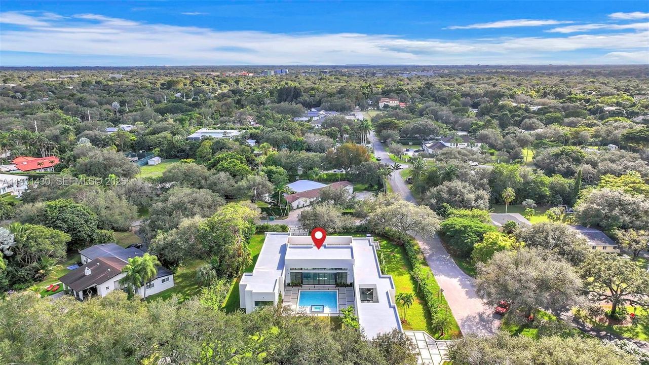 For Sale: $5,495,000 (5 beds, 6 baths, 0 Square Feet)