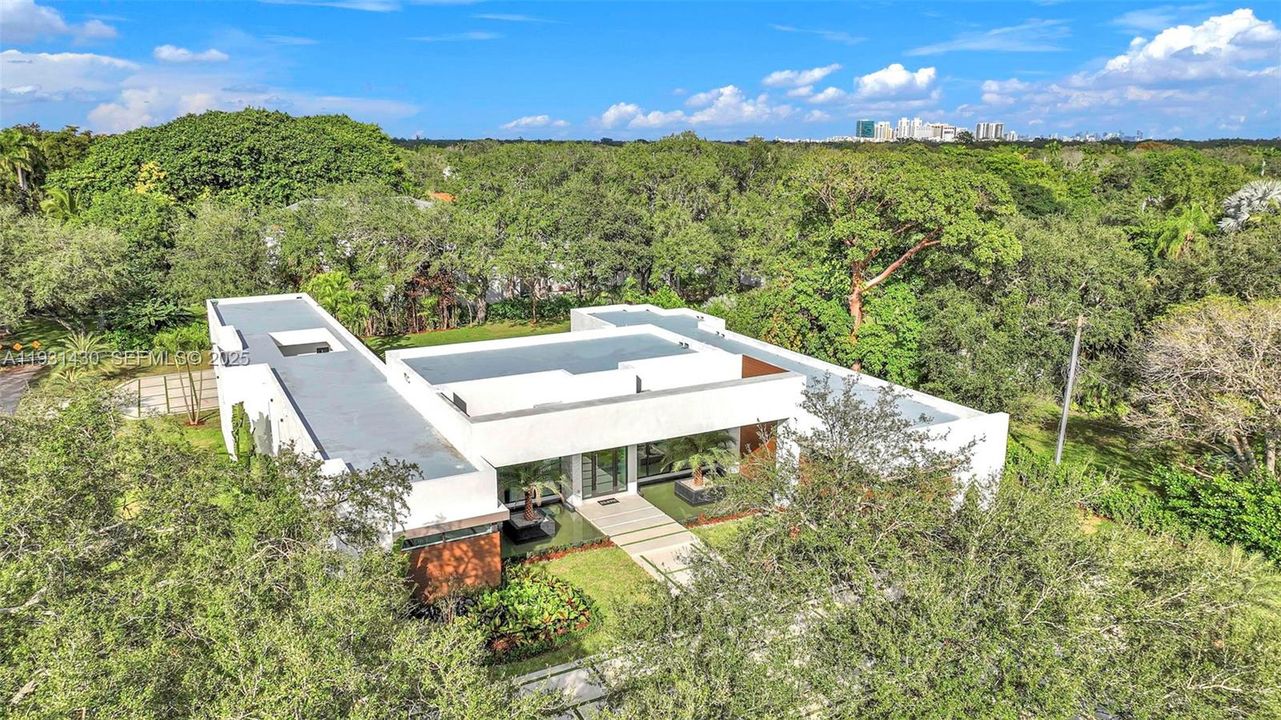 For Sale: $5,495,000 (5 beds, 6 baths, 0 Square Feet)