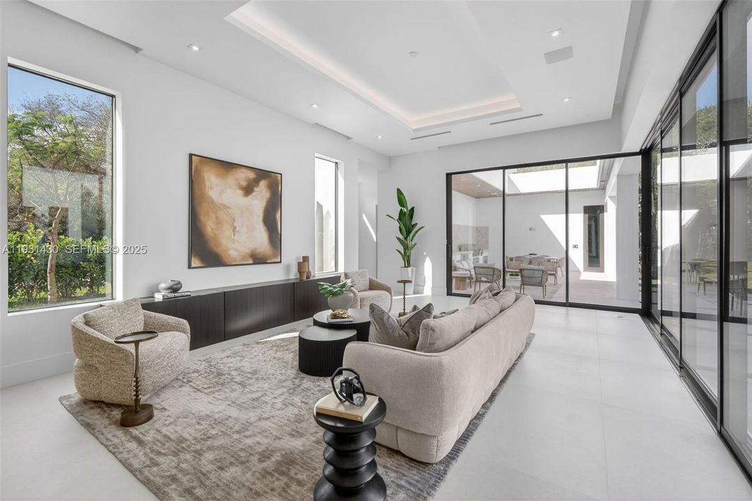 For Sale: $5,495,000 (5 beds, 6 baths, 0 Square Feet)