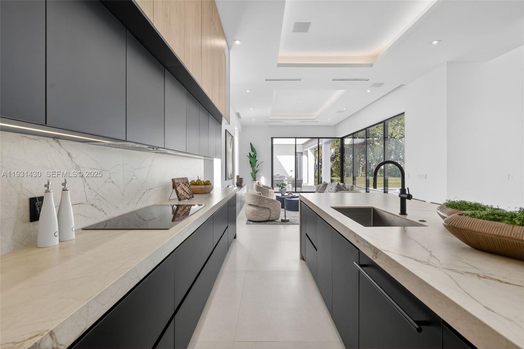 For Sale: $5,495,000 (5 beds, 6 baths, 0 Square Feet)