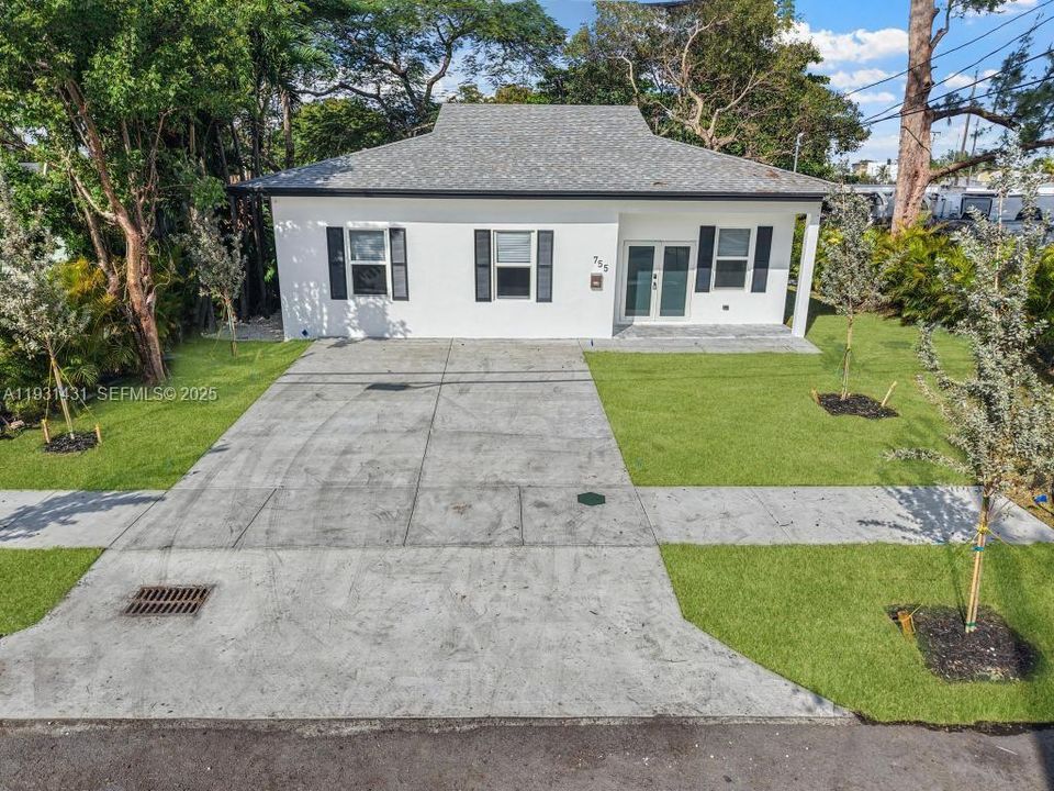 For Sale: $649,000 (3 beds, 2 baths, 1470 Square Feet)