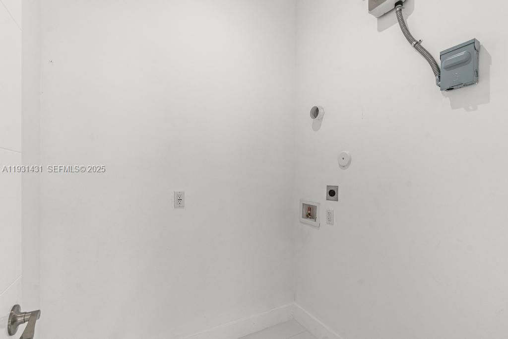 For Sale: $649,000 (3 beds, 2 baths, 1470 Square Feet)