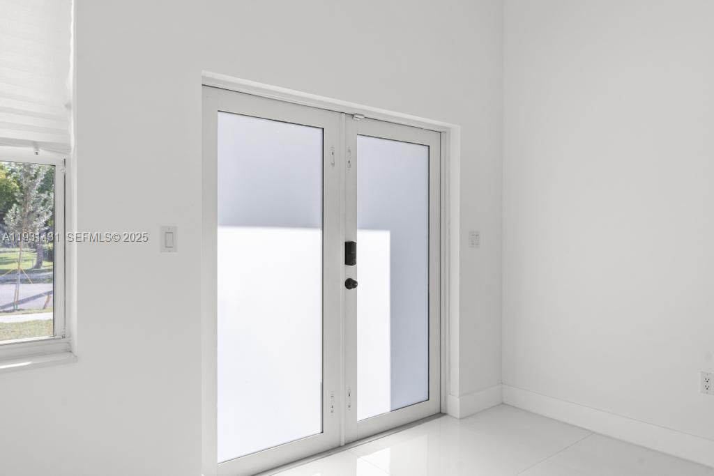 For Sale: $649,000 (3 beds, 2 baths, 1470 Square Feet)