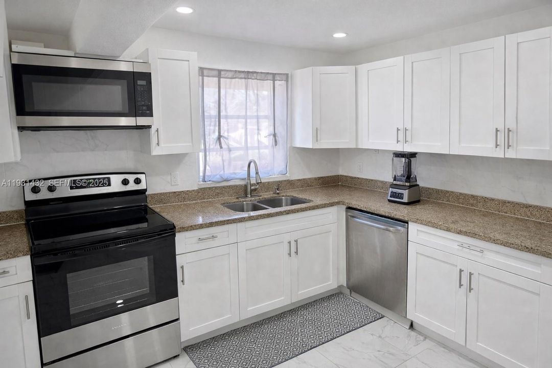 En Renta: $3,800 (4 camas, 2 baños, 1500 Pies cuadrados)