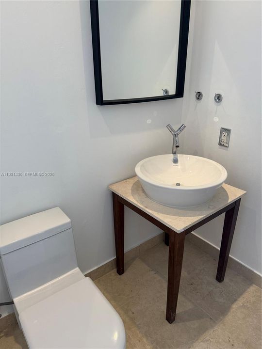 В аренду: $6,250 (1 спален, 1 ванн, 851 Квадратных фут)