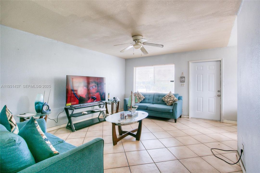 En Venta: $475,000 (0 camas, 0 baños, 1671 Pies cuadrados)