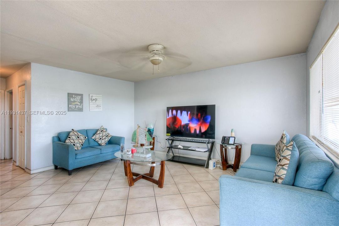 En Venta: $475,000 (0 camas, 0 baños, 1671 Pies cuadrados)