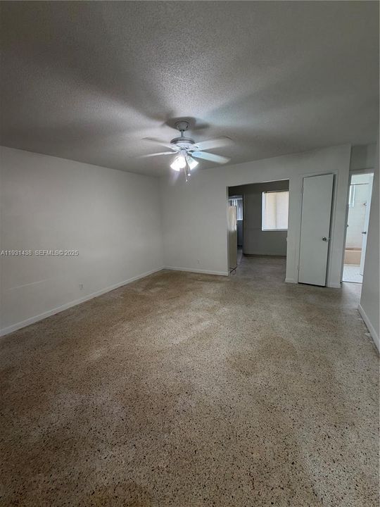 For Rent: $1,700 (2 beds, 1 baths, 1643 Square Feet)