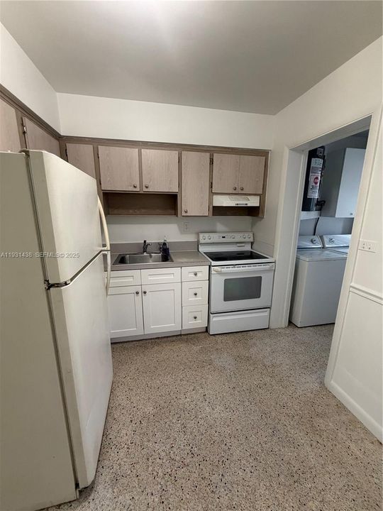 For Rent: $1,700 (2 beds, 1 baths, 1643 Square Feet)