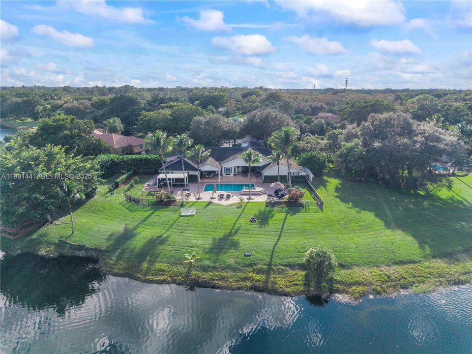 На продажу: $1,990,000 (4 спален, 3 ванн, 4387 Квадратных фут)