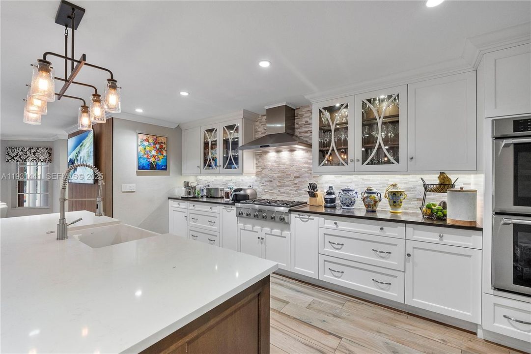 На продажу: $1,990,000 (4 спален, 3 ванн, 4387 Квадратных фут)