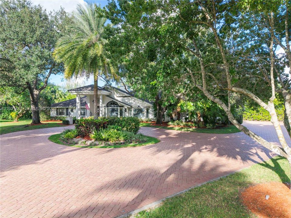 На продажу: $1,990,000 (4 спален, 3 ванн, 4387 Квадратных фут)