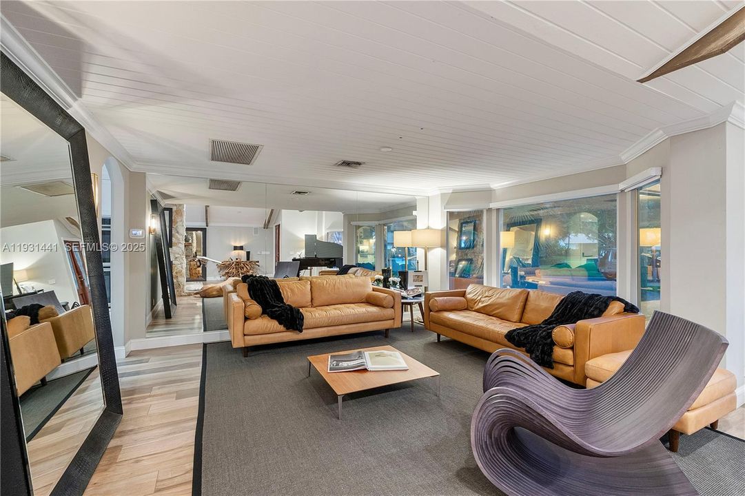 На продажу: $1,990,000 (4 спален, 3 ванн, 4387 Квадратных фут)