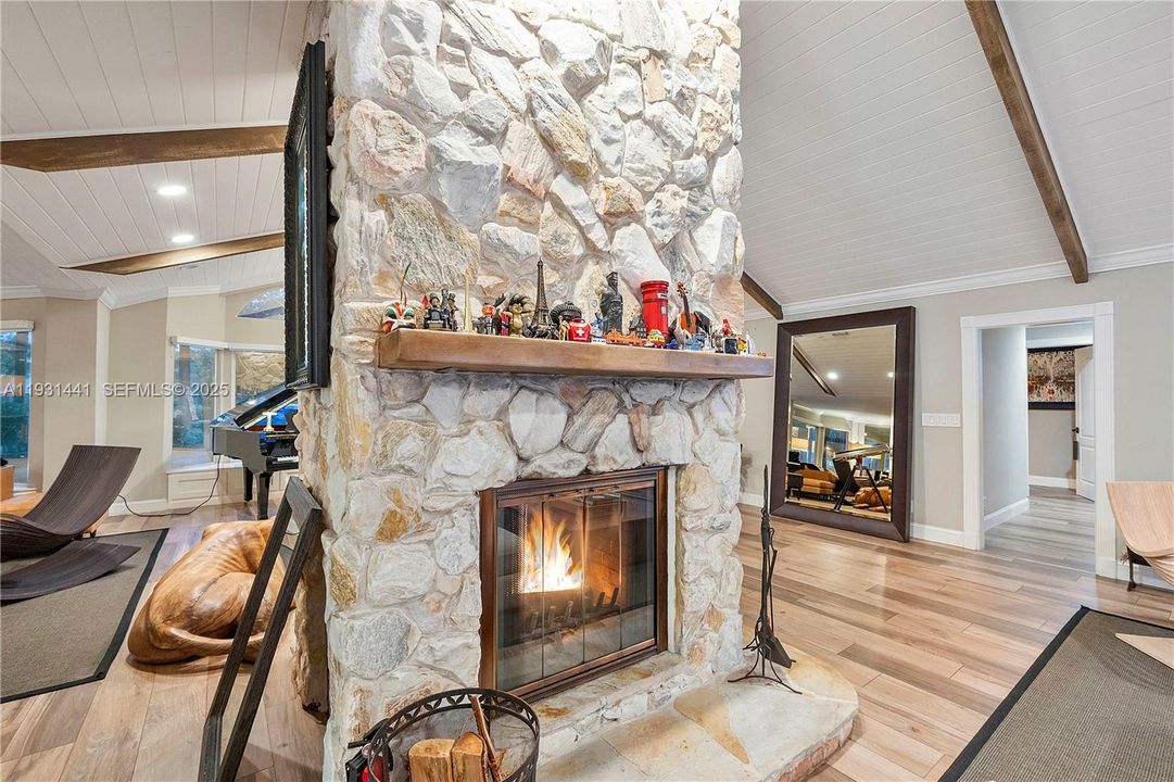 На продажу: $1,990,000 (4 спален, 3 ванн, 4387 Квадратных фут)