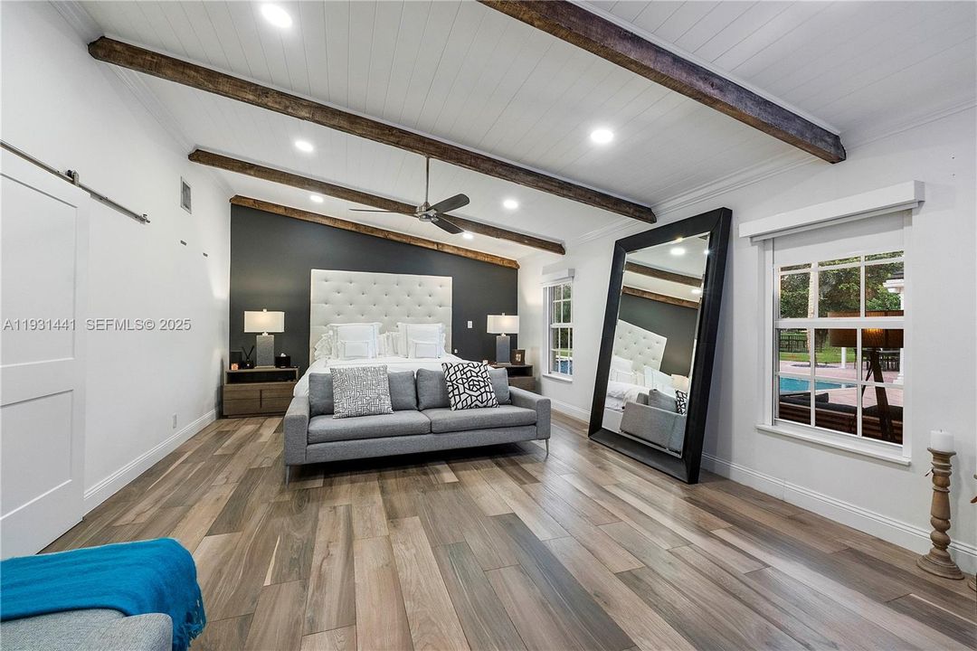 На продажу: $1,990,000 (4 спален, 3 ванн, 4387 Квадратных фут)