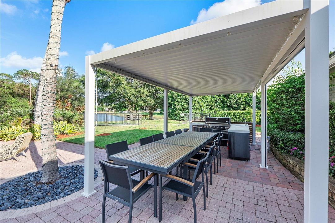 На продажу: $1,990,000 (4 спален, 3 ванн, 4387 Квадратных фут)