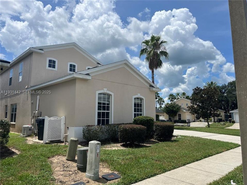 En Renta: $2,990 (6 camas, 4 baños, 2800 Pies cuadrados)