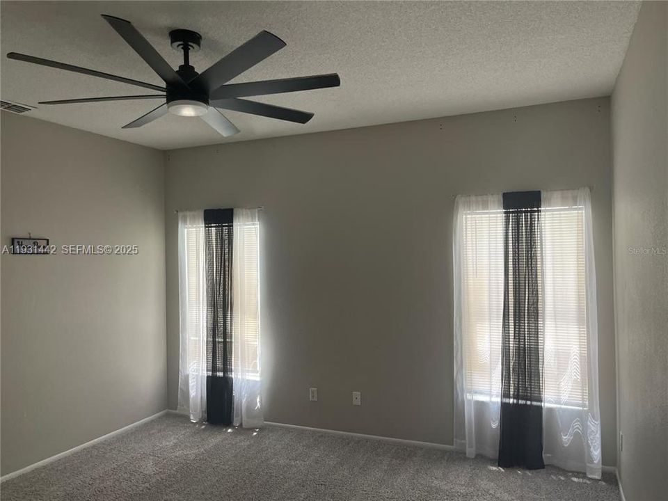 En Renta: $2,990 (6 camas, 4 baños, 2800 Pies cuadrados)