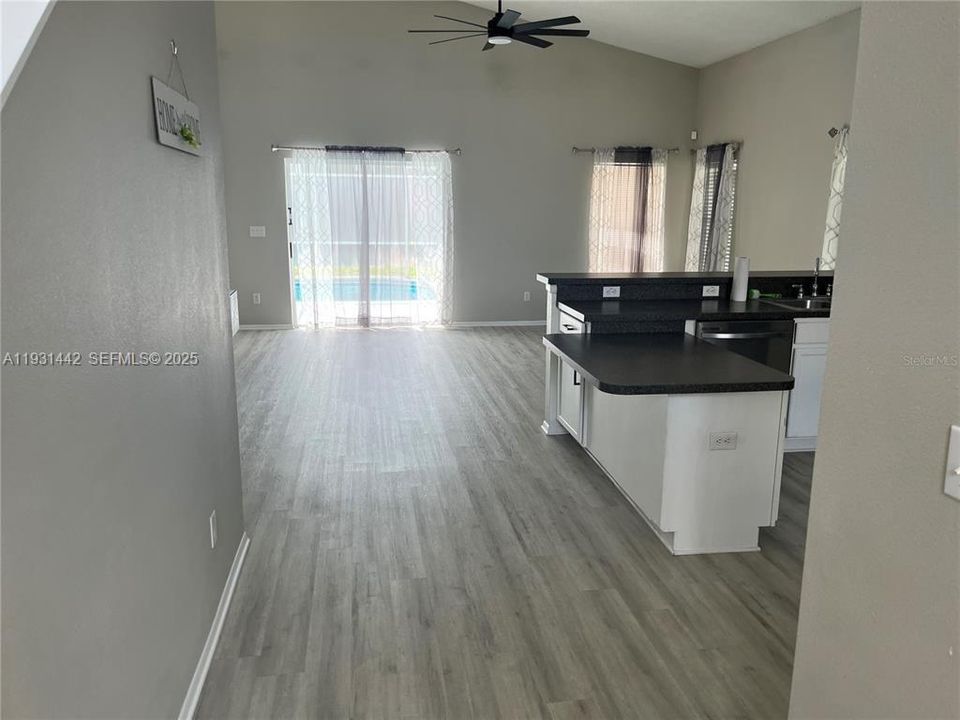 En Renta: $2,990 (6 camas, 4 baños, 2800 Pies cuadrados)