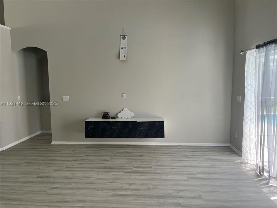 En Renta: $2,990 (6 camas, 4 baños, 2800 Pies cuadrados)