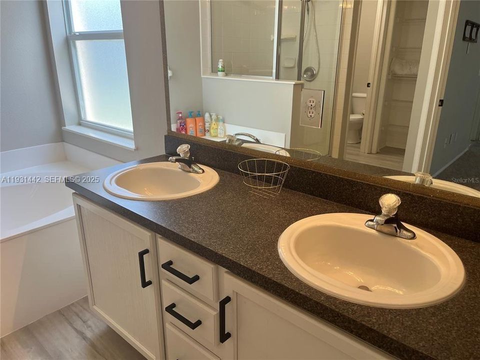 En Renta: $2,990 (6 camas, 4 baños, 2800 Pies cuadrados)