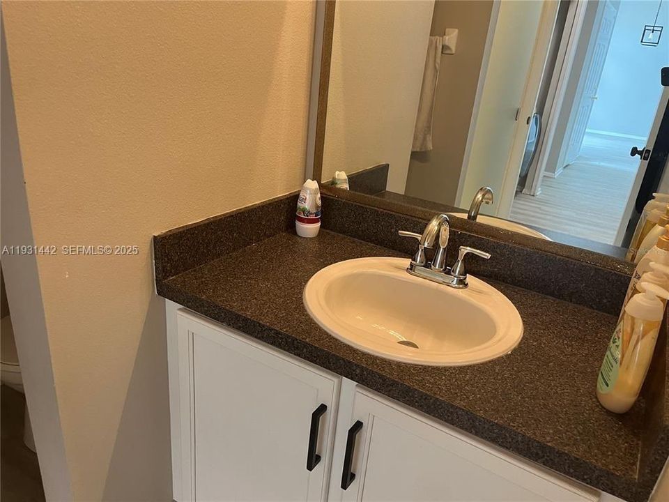 En Renta: $2,990 (6 camas, 4 baños, 2800 Pies cuadrados)