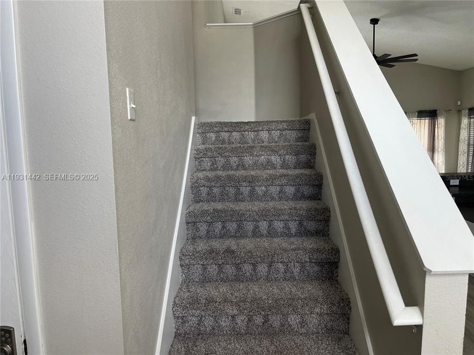 En Renta: $2,990 (6 camas, 4 baños, 2800 Pies cuadrados)