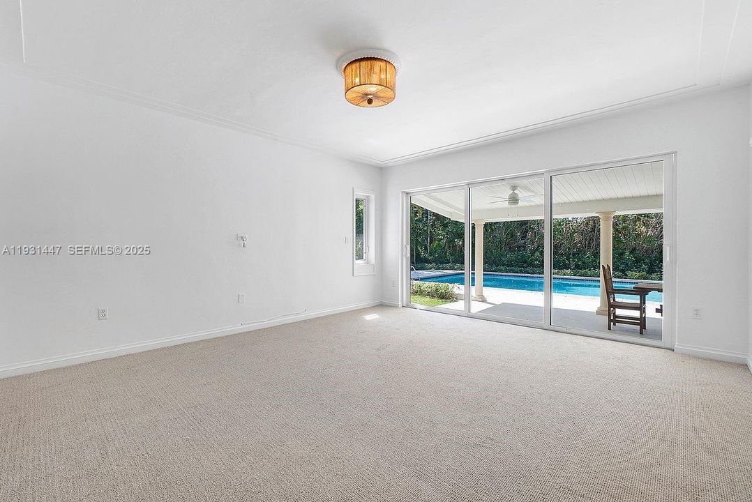 For Rent: $11,000 (4 beds, 3 baths, 2093 Square Feet)