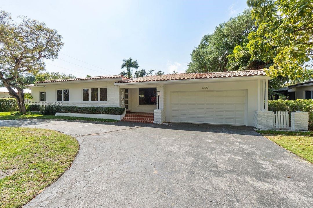 For Rent: $11,000 (4 beds, 3 baths, 2093 Square Feet)