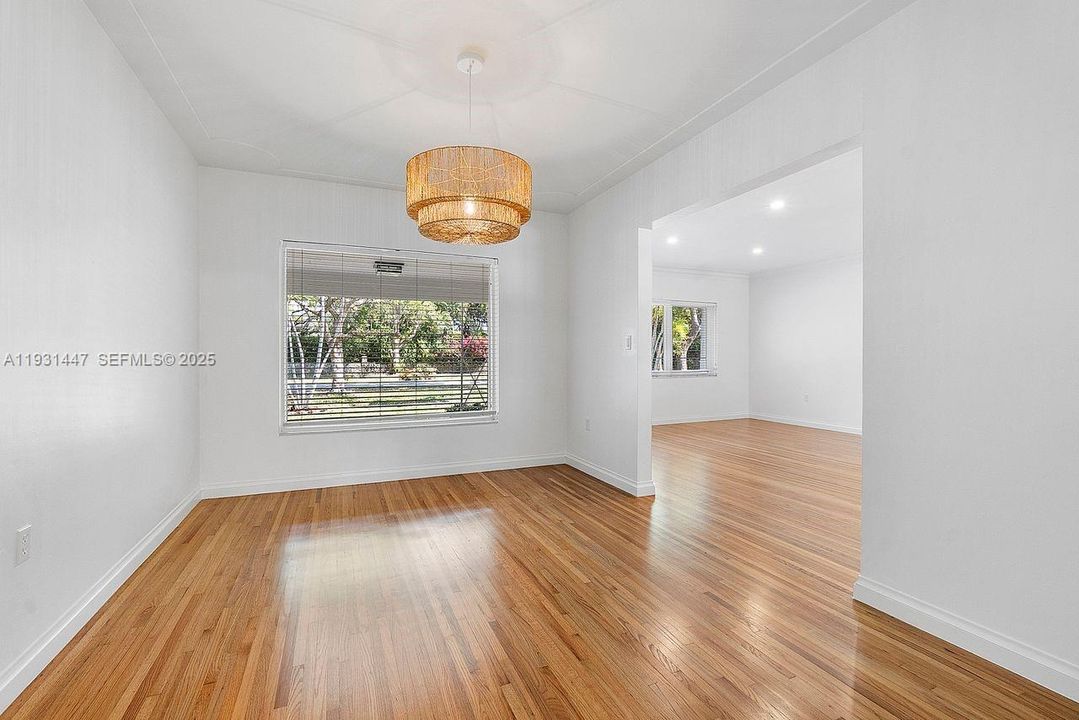 For Rent: $11,000 (4 beds, 3 baths, 2093 Square Feet)