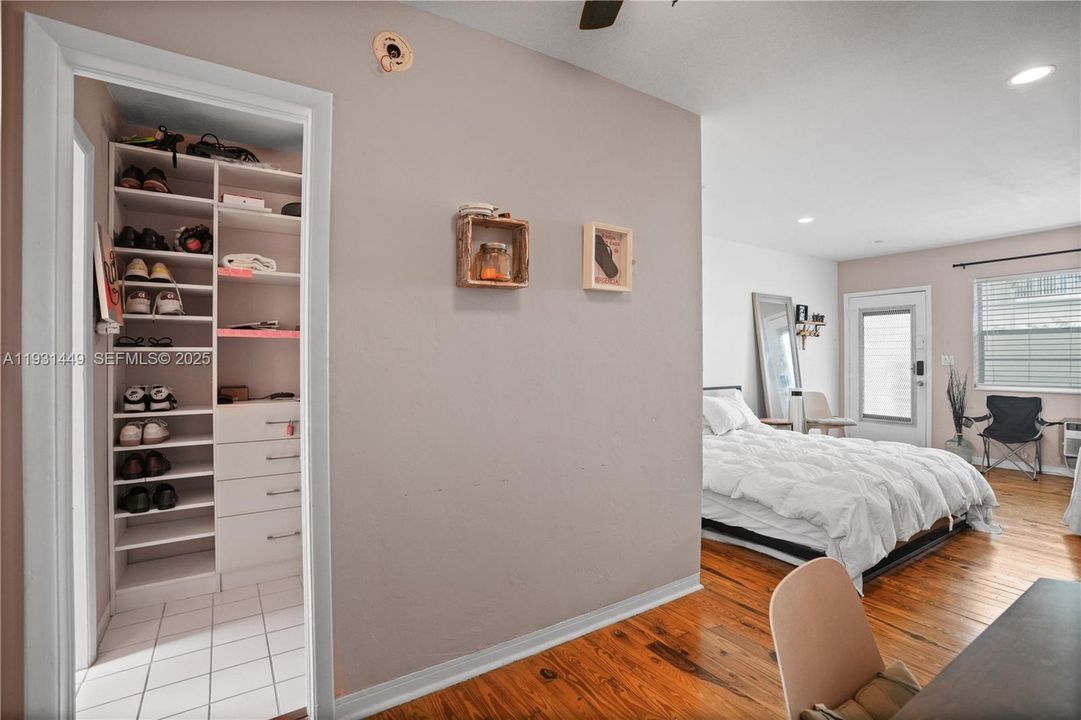 For Sale: $169,000 (0 beds, 1 baths, 400 Square Feet)