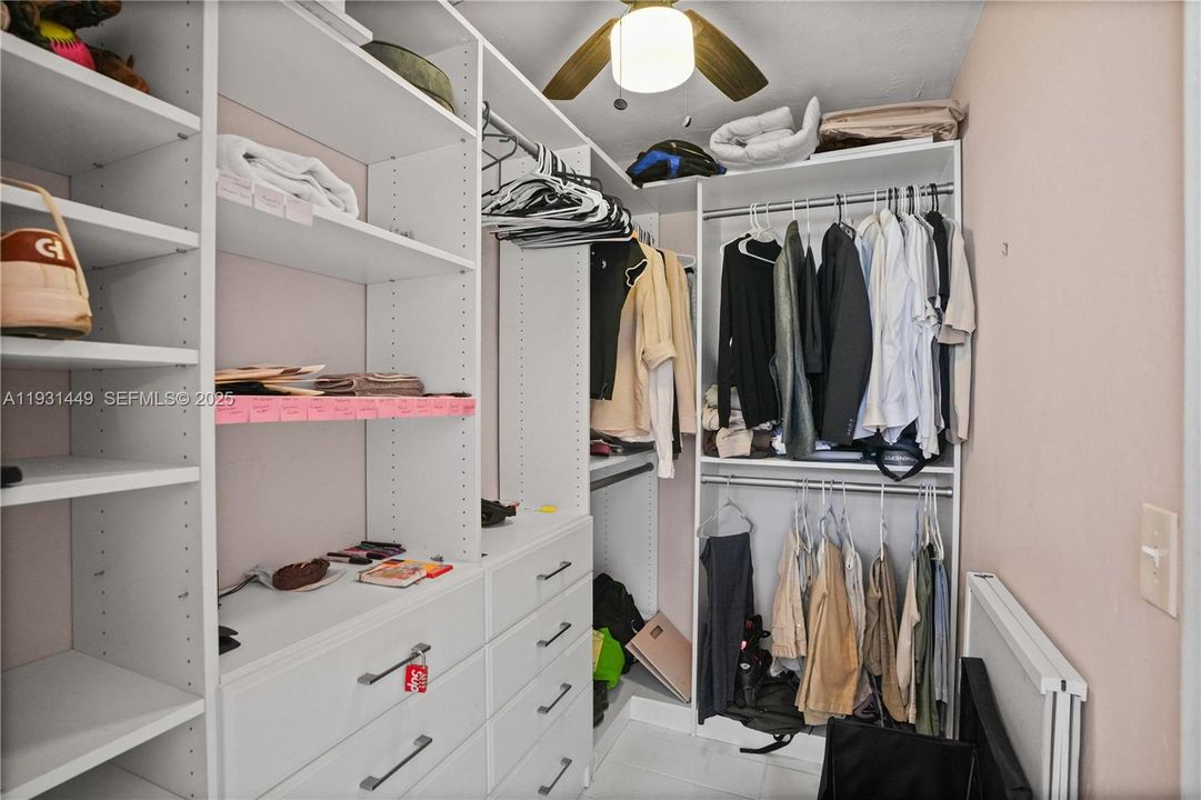 For Sale: $169,000 (0 beds, 1 baths, 400 Square Feet)