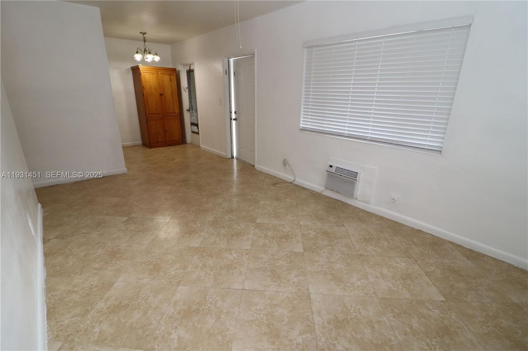 В аренду: $1,750 (2 спален, 1 ванн, 700 Квадратных фут)