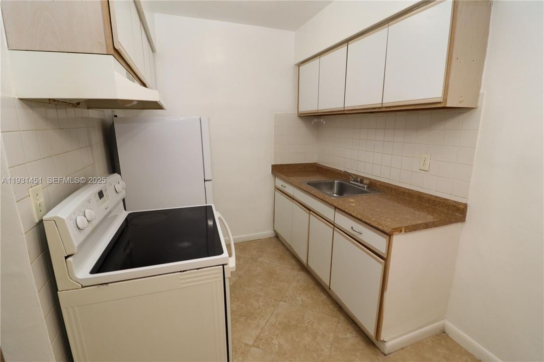 В аренду: $1,750 (2 спален, 1 ванн, 700 Квадратных фут)