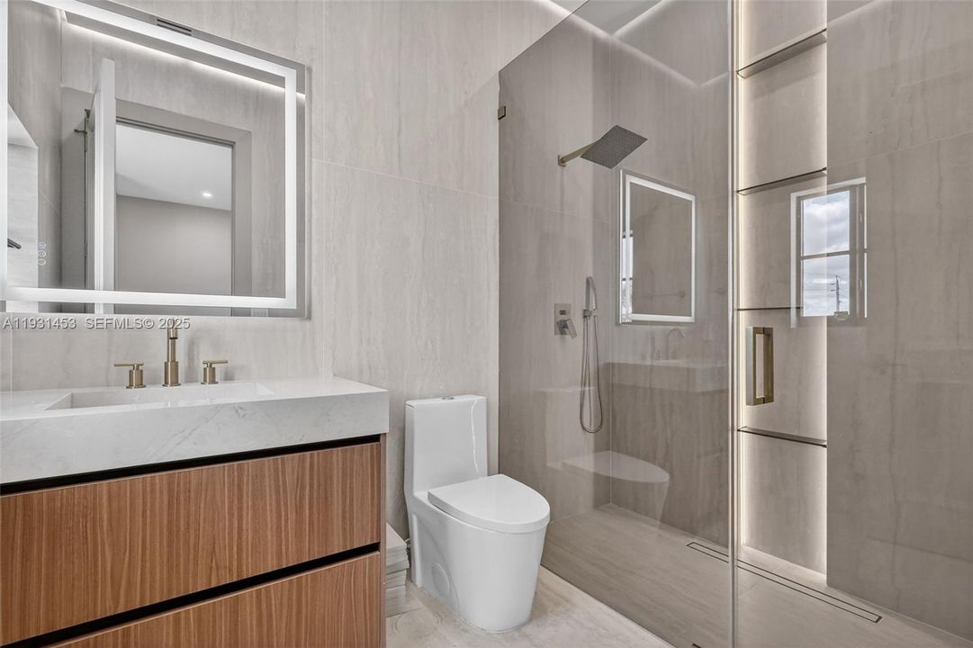 На продажу: $6,950,000 (6 спален, 7 ванн, 9234 Квадратных фут)