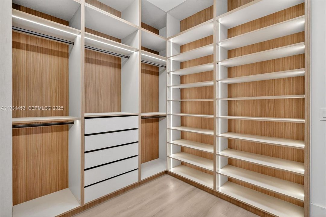 На продажу: $6,950,000 (6 спален, 7 ванн, 9234 Квадратных фут)