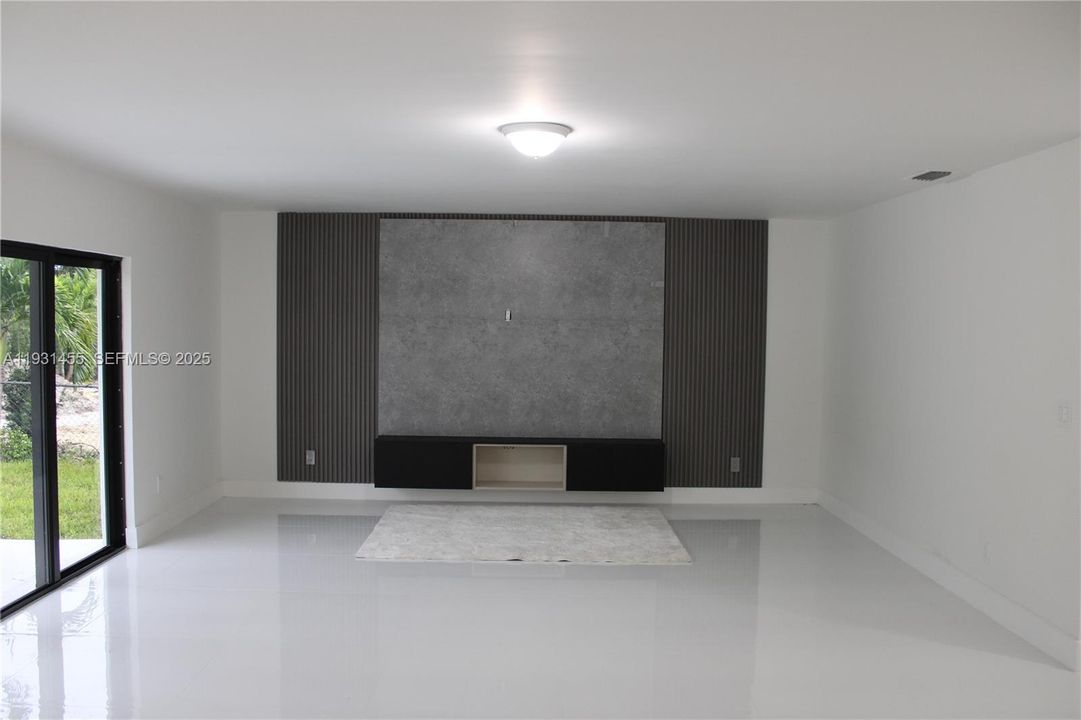 For Sale: $857,000 (3 beds, 2 baths, 1612 Square Feet)