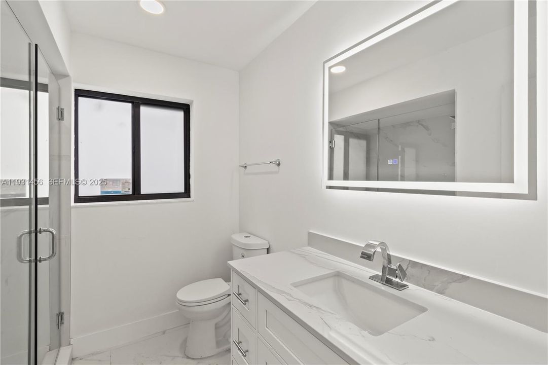 На продажу: $685,000 (3 спален, 2 ванн, 1776 Квадратных фут)