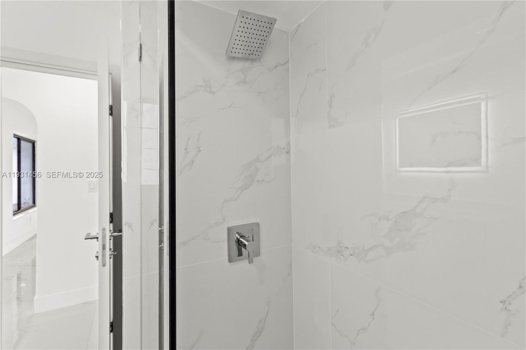 На продажу: $685,000 (3 спален, 2 ванн, 1776 Квадратных фут)