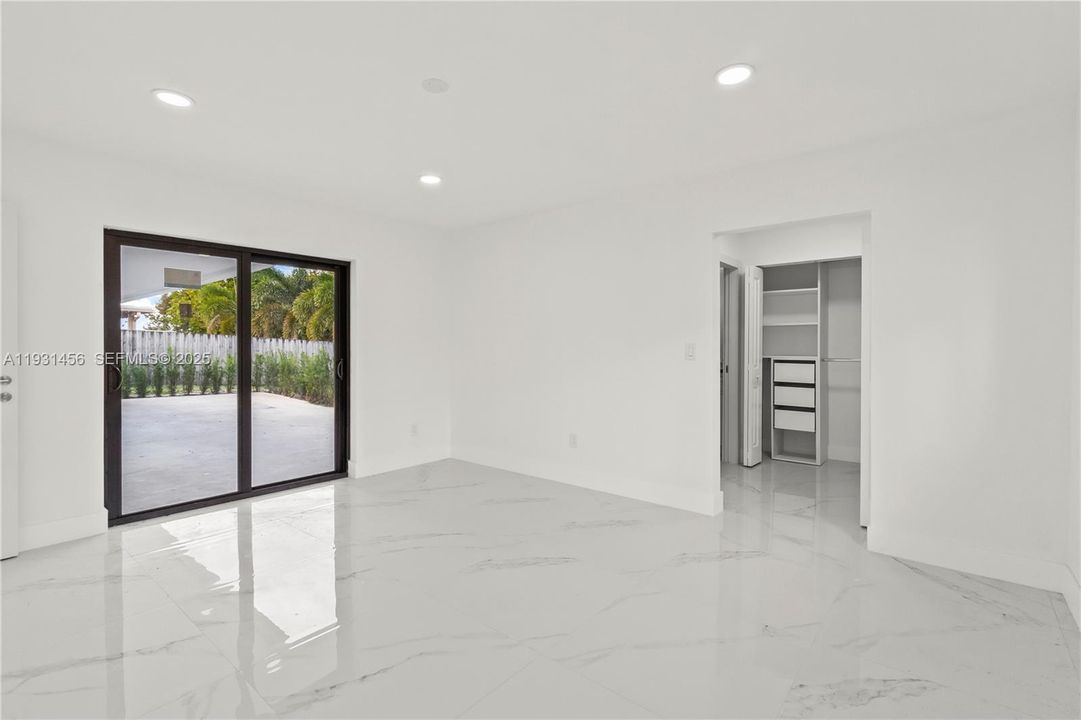 На продажу: $685,000 (3 спален, 2 ванн, 1776 Квадратных фут)