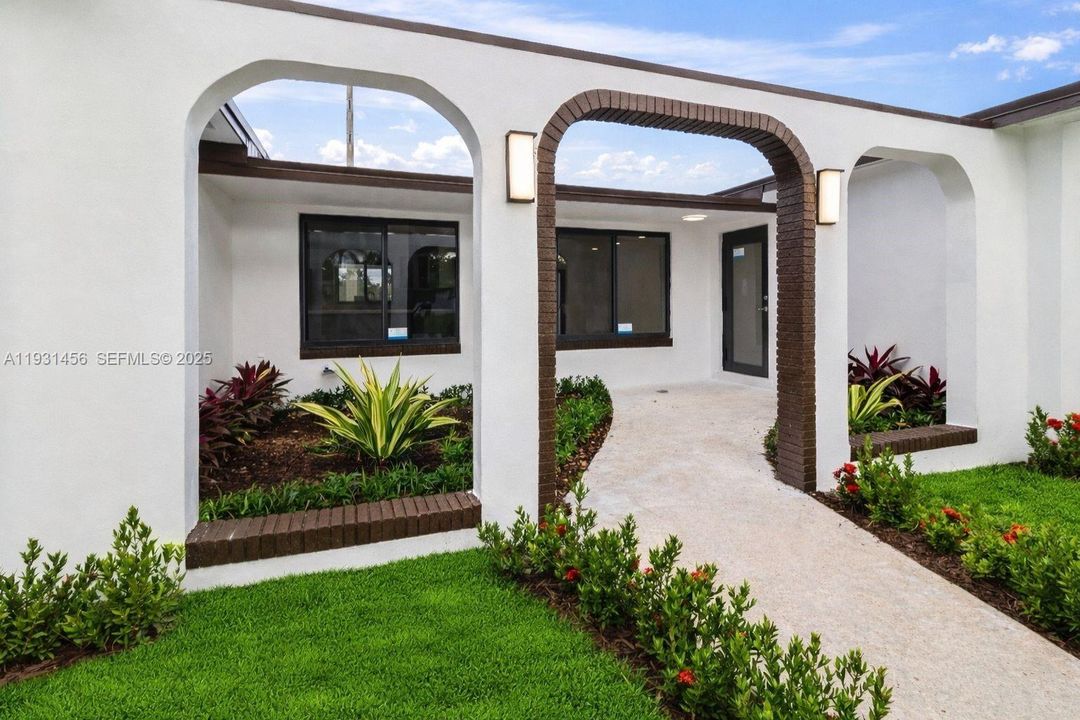 На продажу: $685,000 (3 спален, 2 ванн, 1776 Квадратных фут)