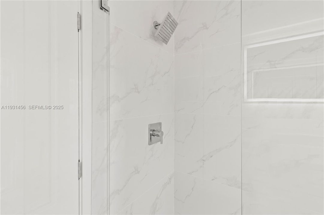 На продажу: $685,000 (3 спален, 2 ванн, 1776 Квадратных фут)