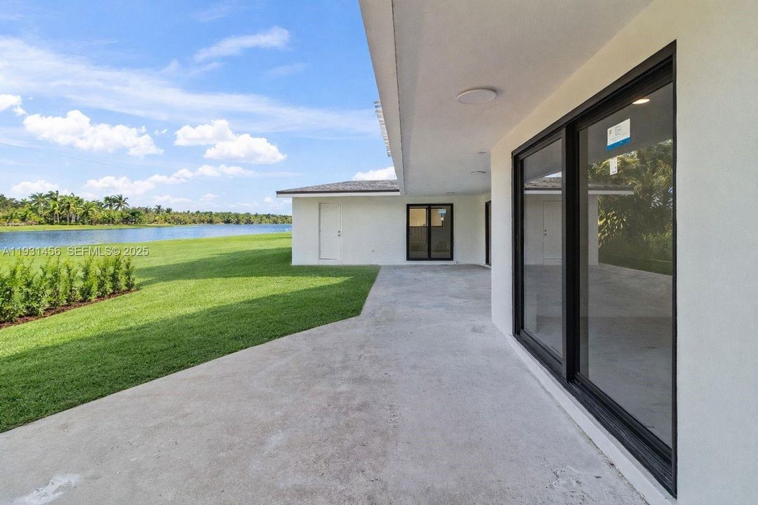 На продажу: $685,000 (3 спален, 2 ванн, 1776 Квадратных фут)